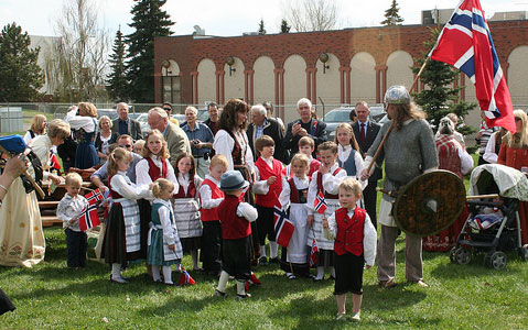 15704077991 95a944ddb3 z